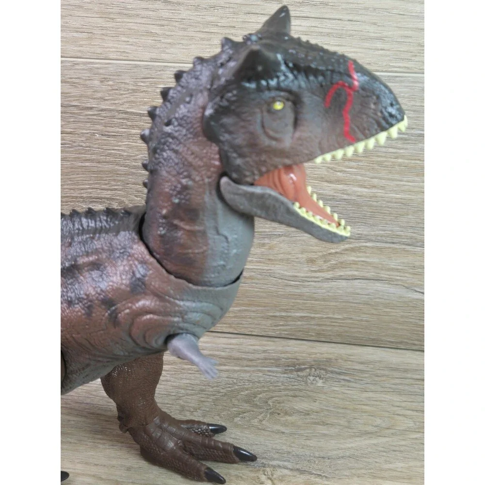 2020 Jurassic World Camp Cretaceous Control 'N Conquer Carnotaurus Toro